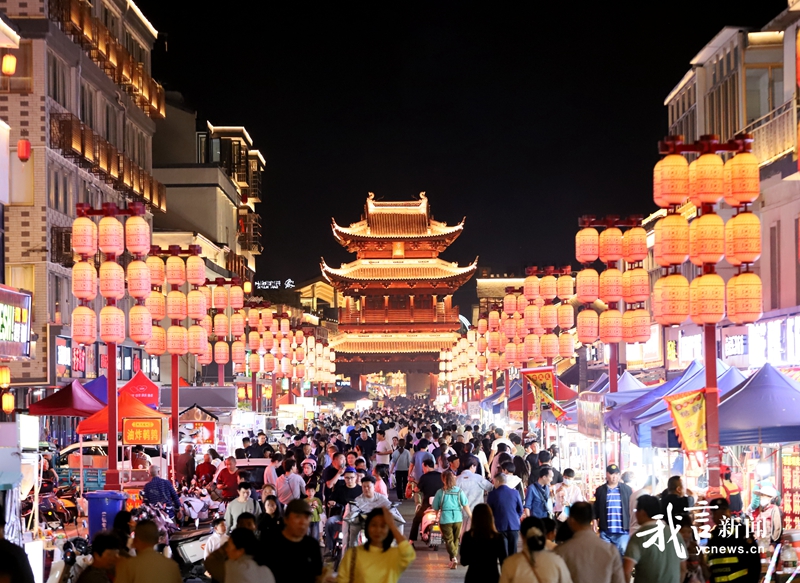 珠溪古镇夜游“嗨翻天”