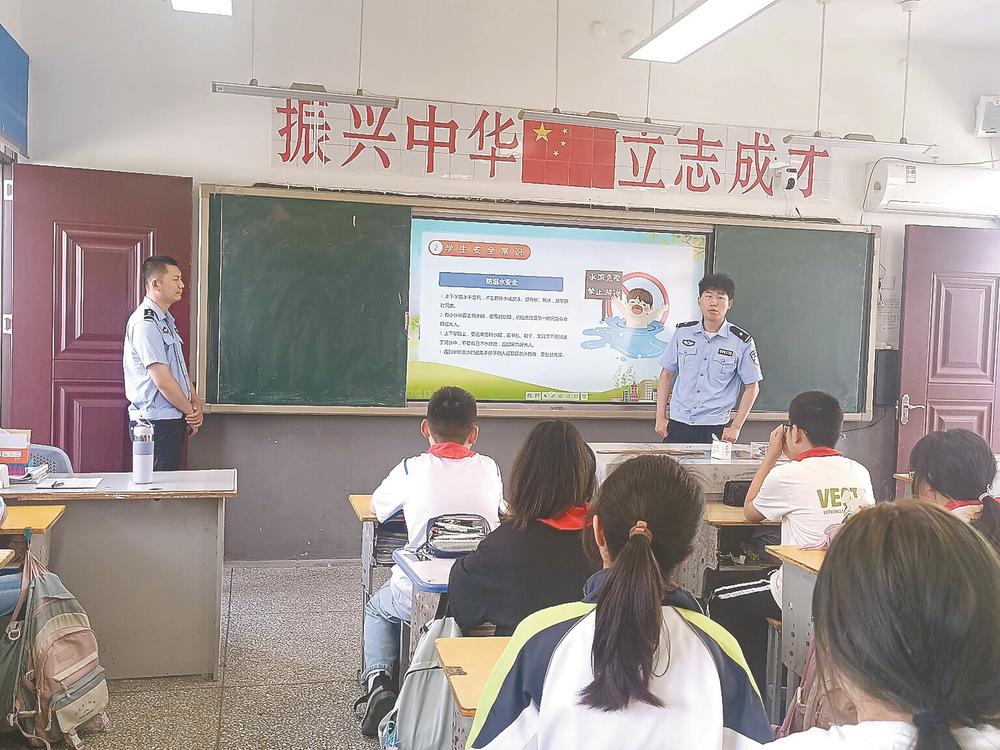 射阳县公安局深入辖区开展中小学暑期安全宣传教育活动