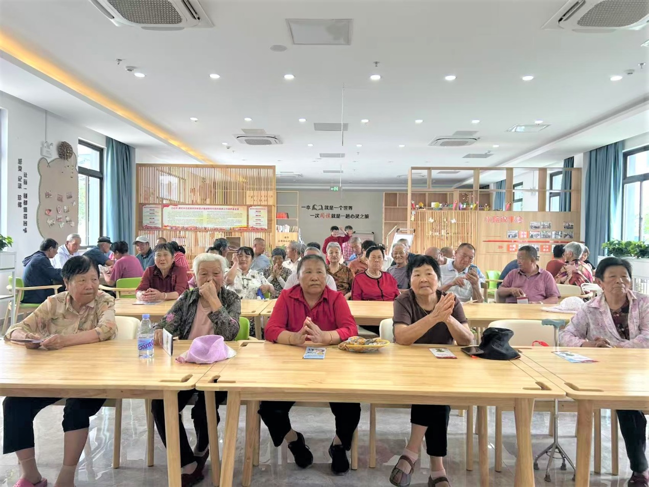 高作镇人大为老年人筑牢“安全网”