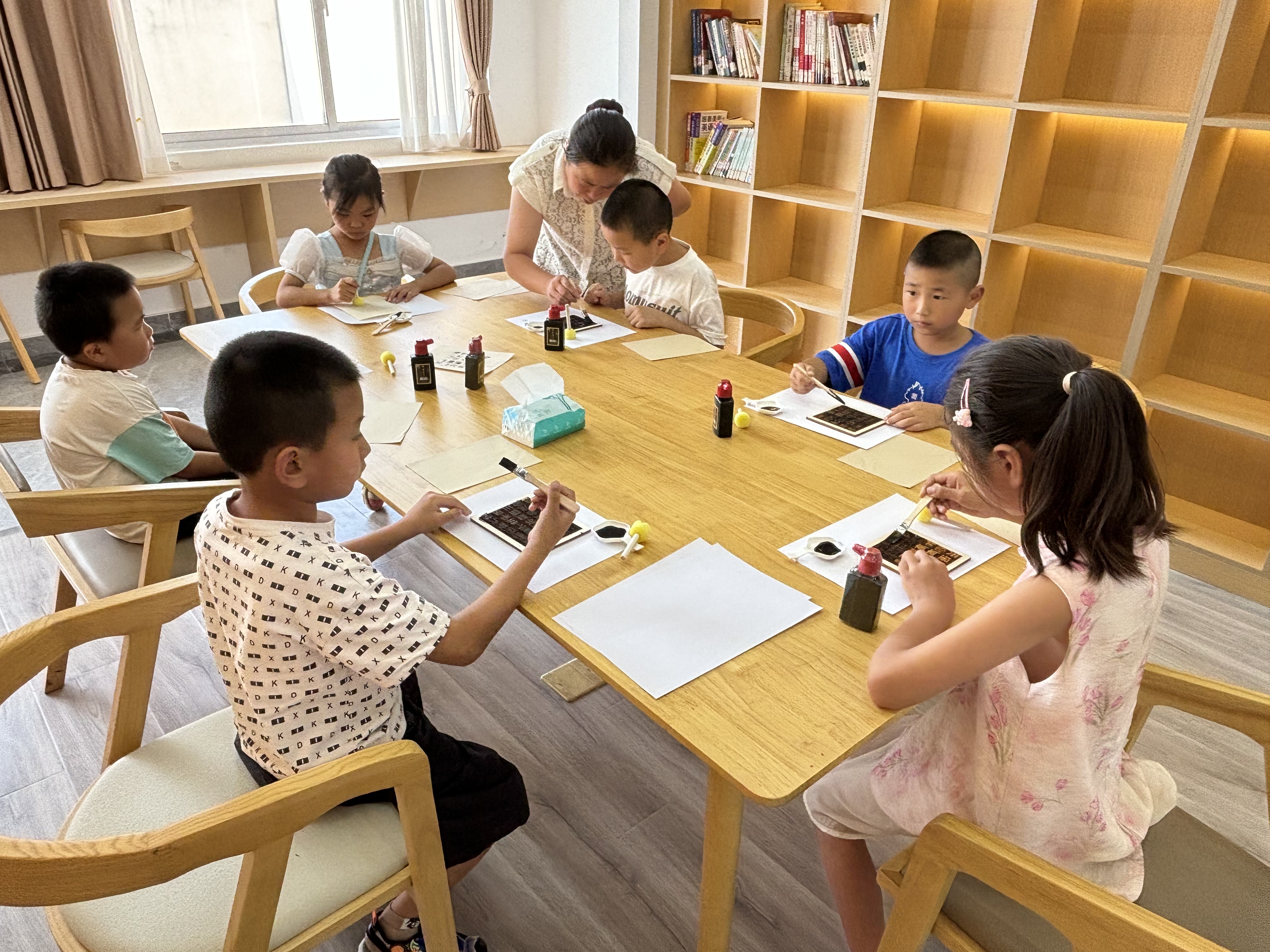 黄圩镇： 开展“体验活字印刷·感悟非遗魅力”手工体验活动