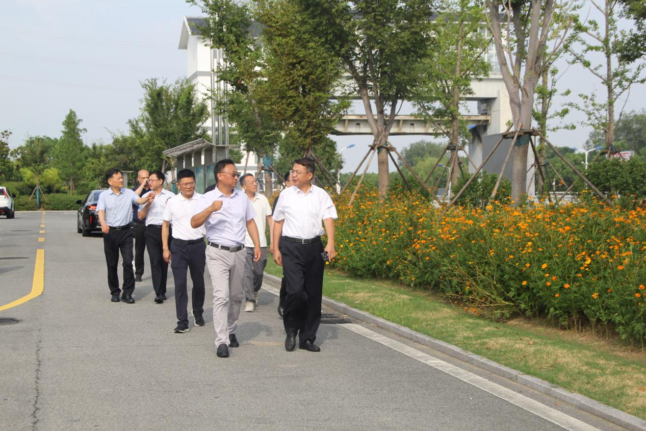 南通来盐考察调研 共商水运高质量发展新路径