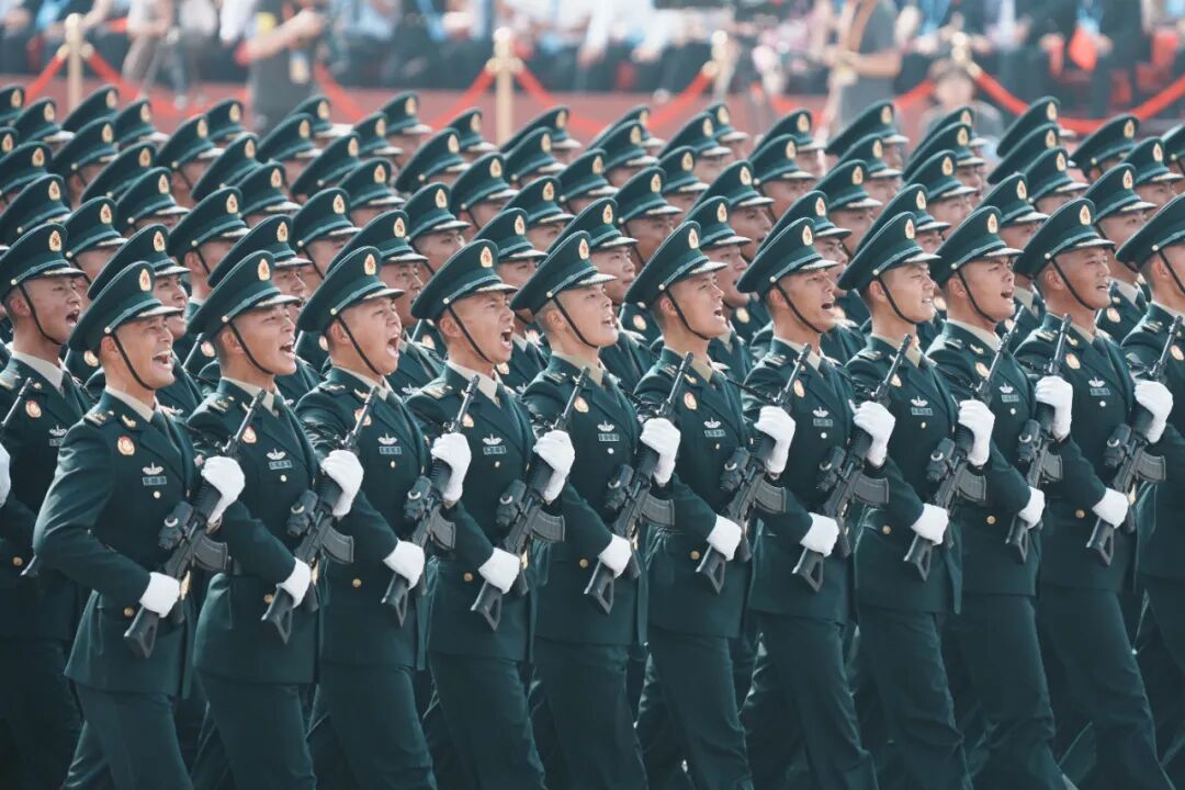 中国军人，威武！威武！威武！