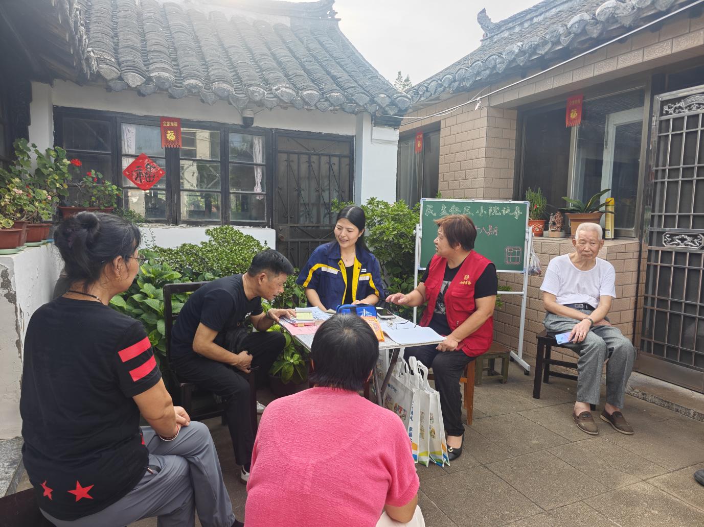 伍佑街道：便民缴费暖人心 管道安装启新篇
