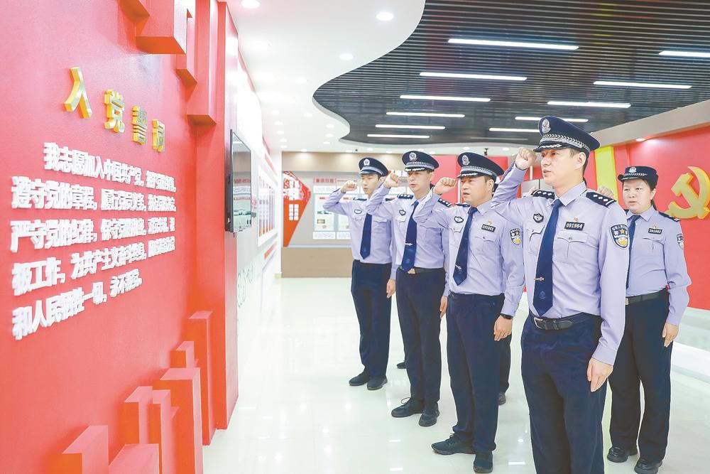 伍佑派出所赓续红色血脉  锻造守护千年古镇的“红色警队”