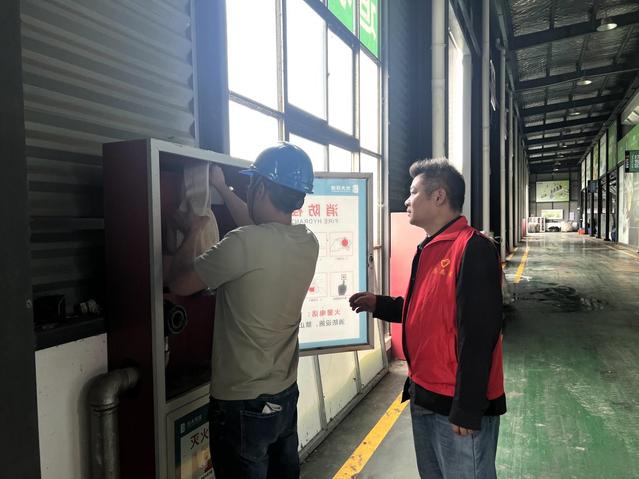 新兴镇古河村：消防安全检查筑牢平安村居防线