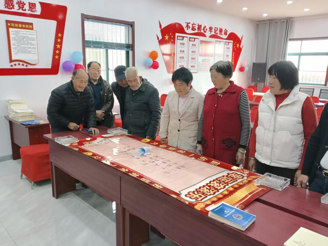 五汛镇多彩活动弘扬敬老新风