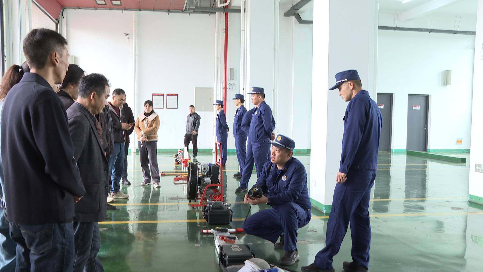 龙冈镇开展“119”消防宣传月咨询日活动