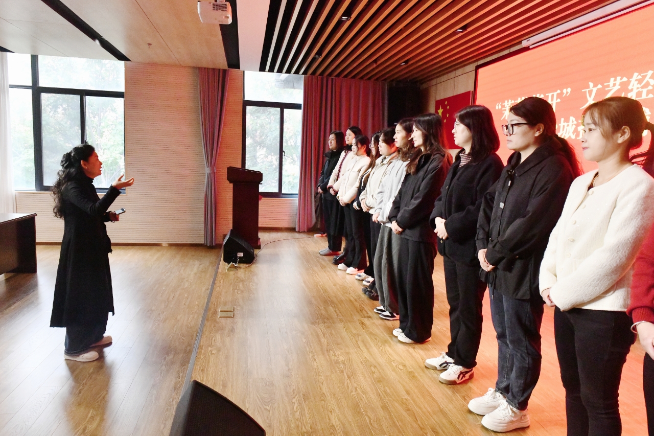 “茉莉花开”文艺轻骑兵志愿行走进盐渎街道