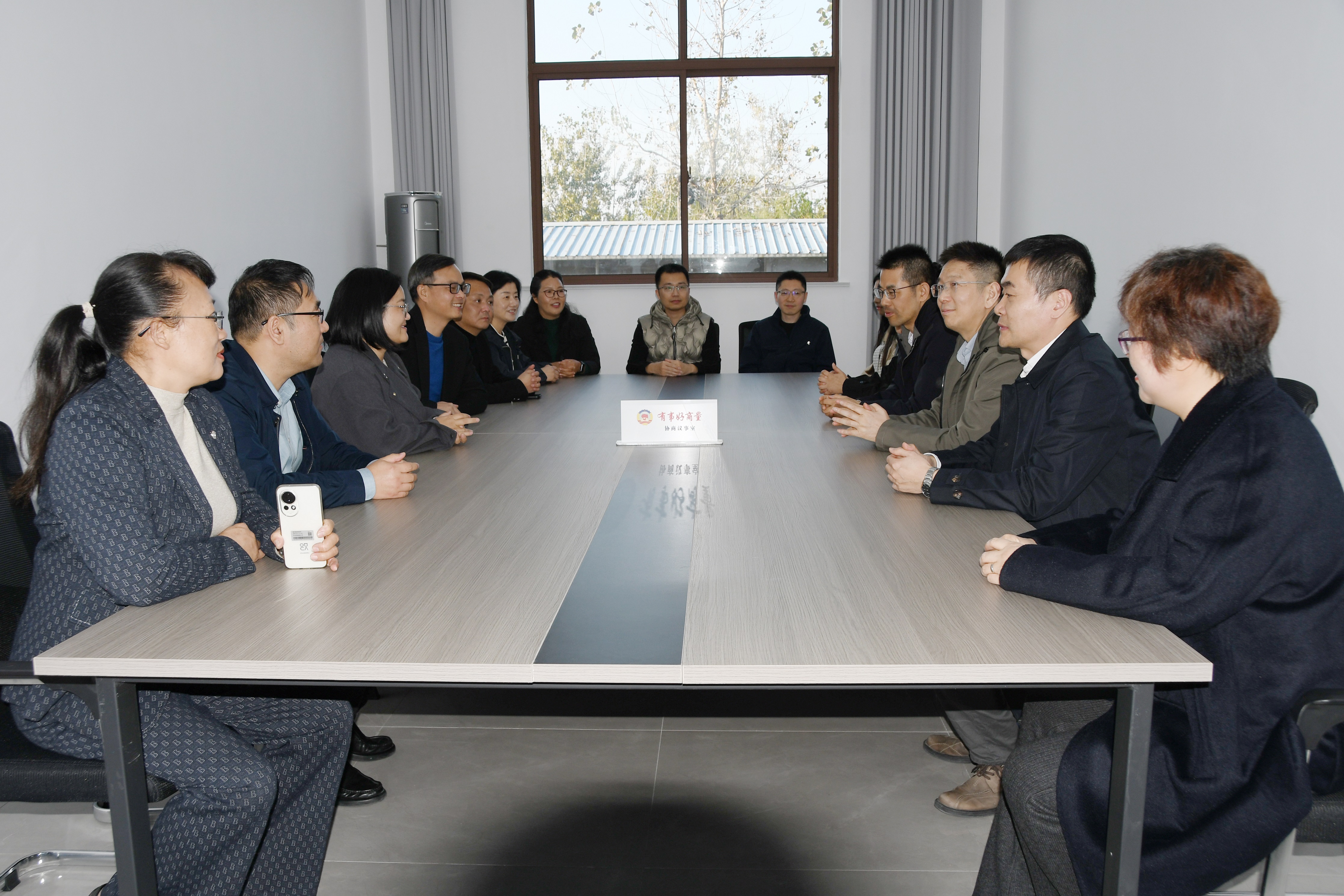 民盟走基层 文艺进乡村 
盐城师范学院文化盛宴暖透龙冈新冈村