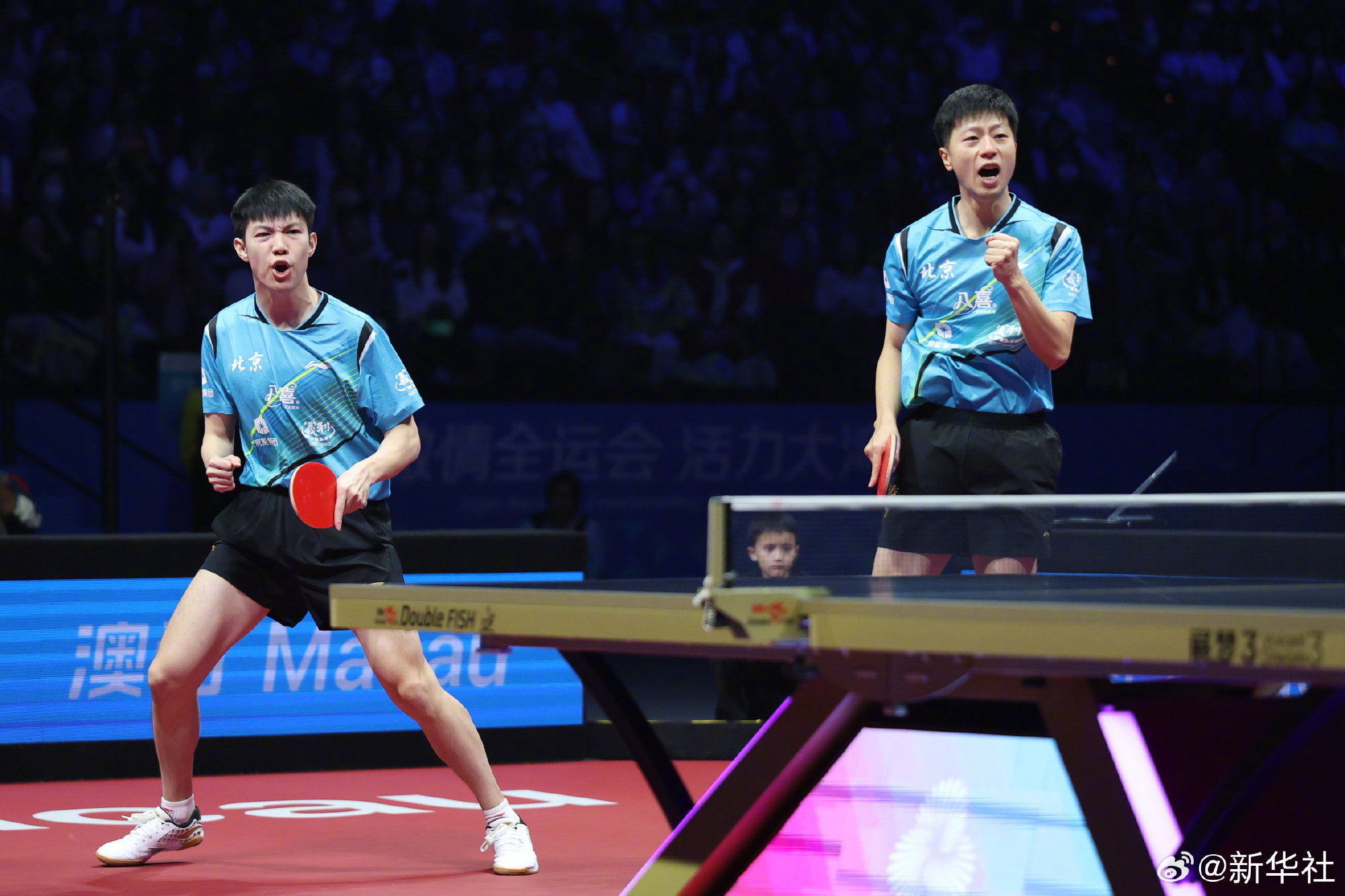 北京队夺得十五运会乒乓球男团冠军