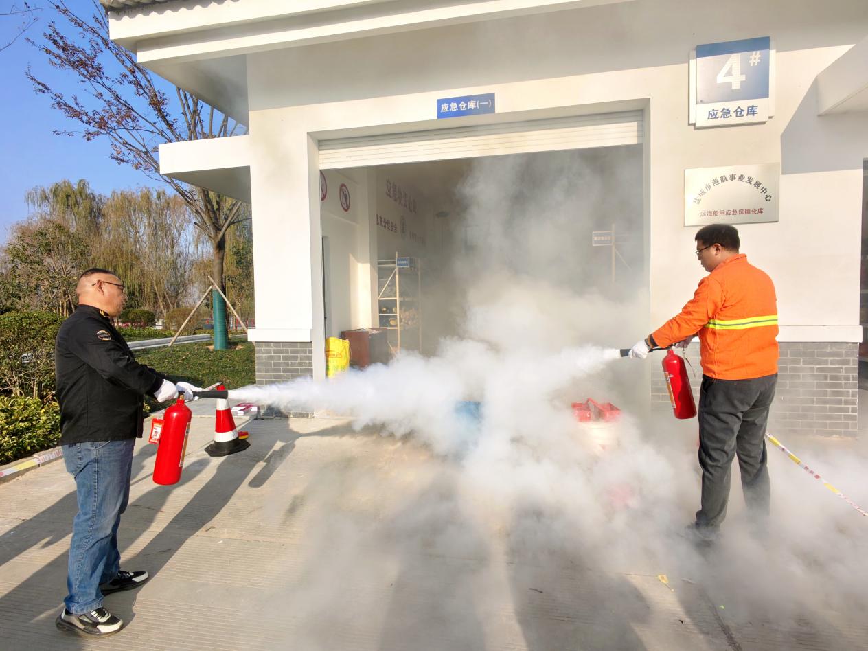 滨海船闸开展应急实战演练 