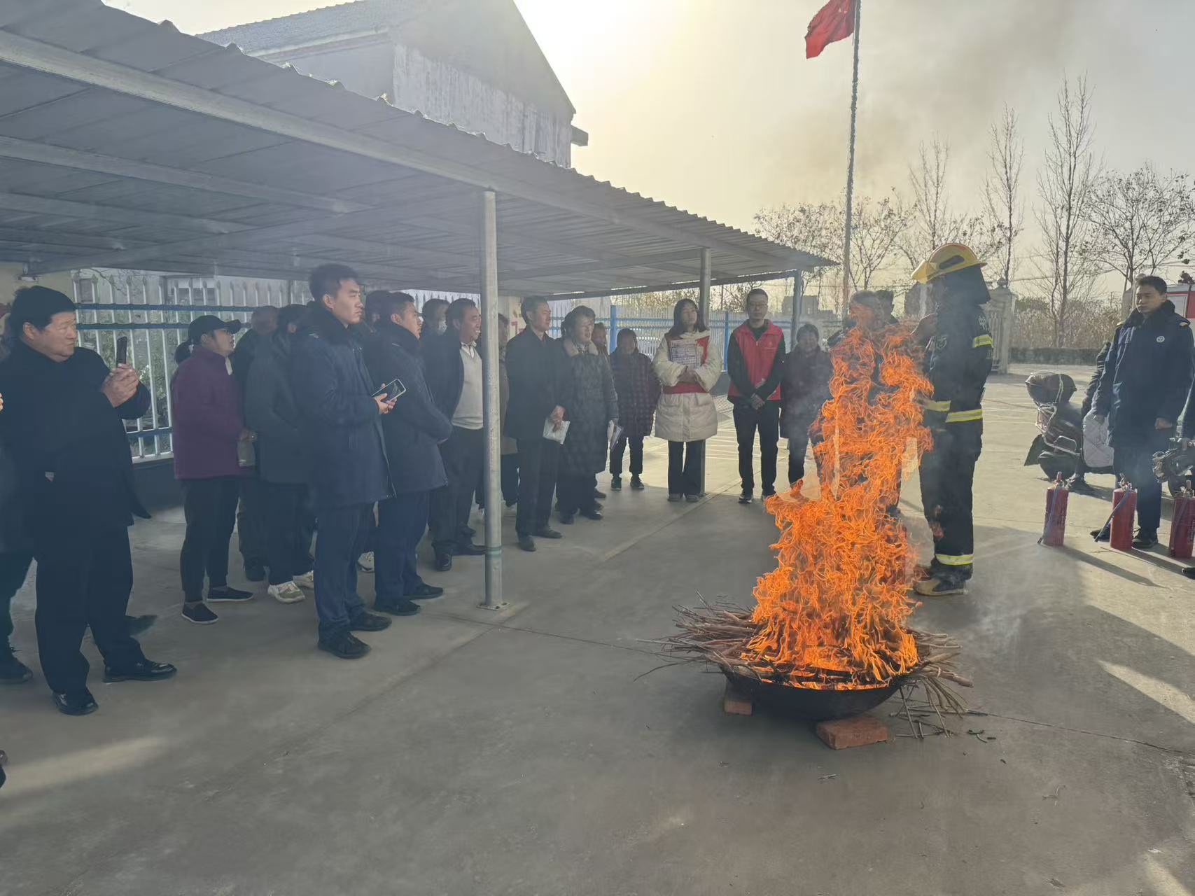 三灶镇开展社会面小场所消防宣传演练活动