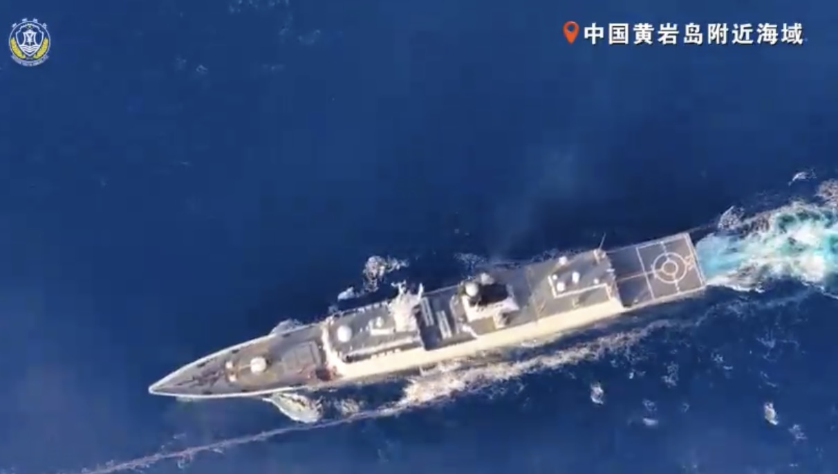 中国人民解放军南部战区位中国黄岩岛领海领空及周边区域组织战备警巡