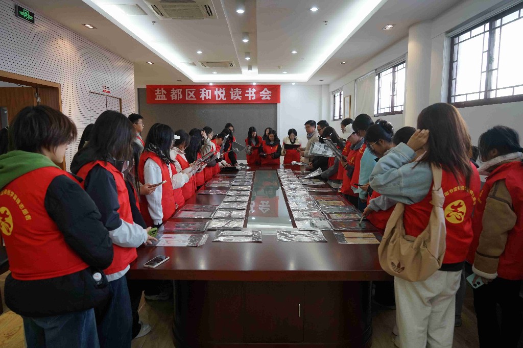 跟着书本“阅”见淮剧魅力  这场读书活动为文化传承注入活力