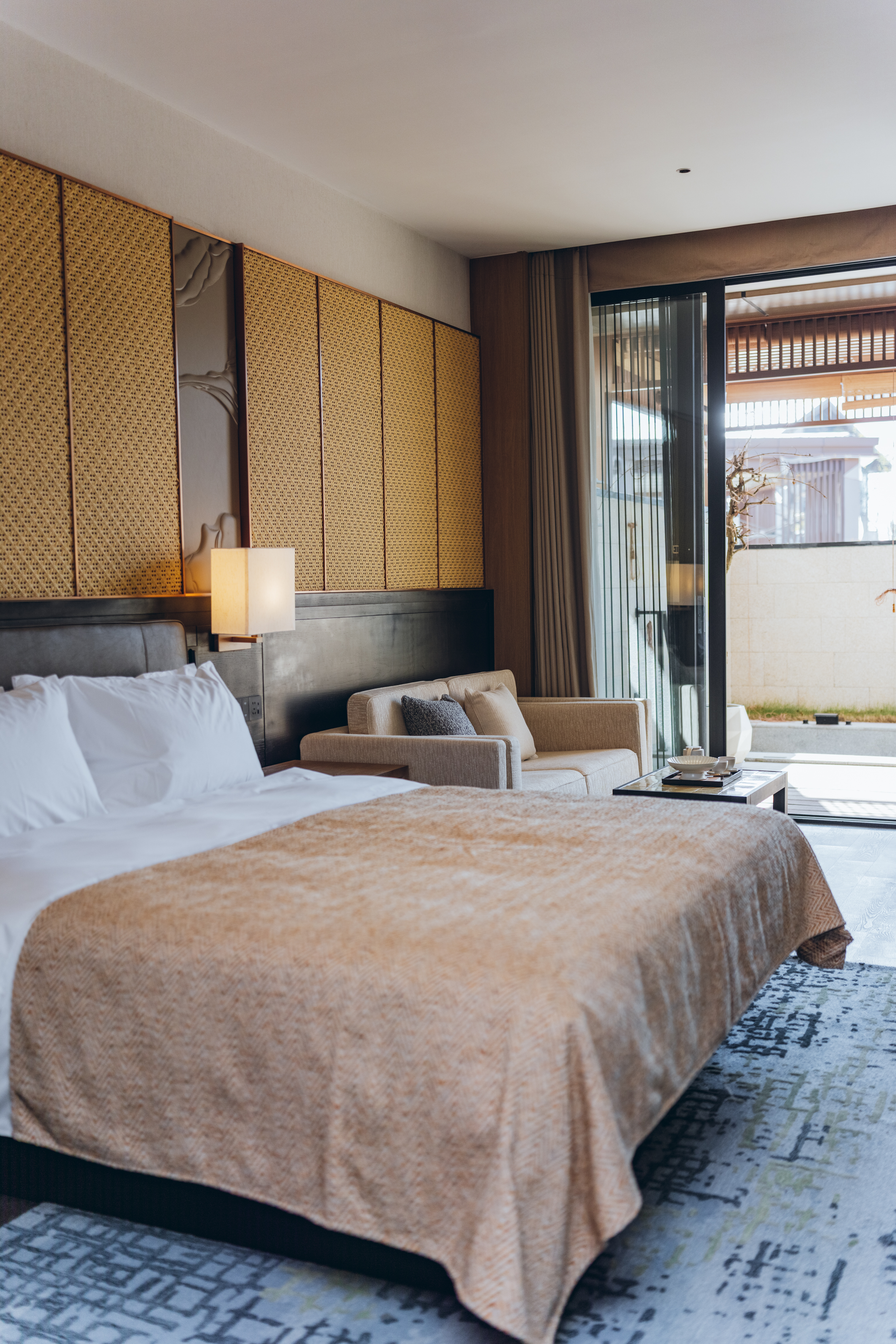 喜讯！江苏世纪新城集团凤依湖花间府·鹿鸣酒店室内设计荣膺2025美国UN Design Award设计大奖银奖!