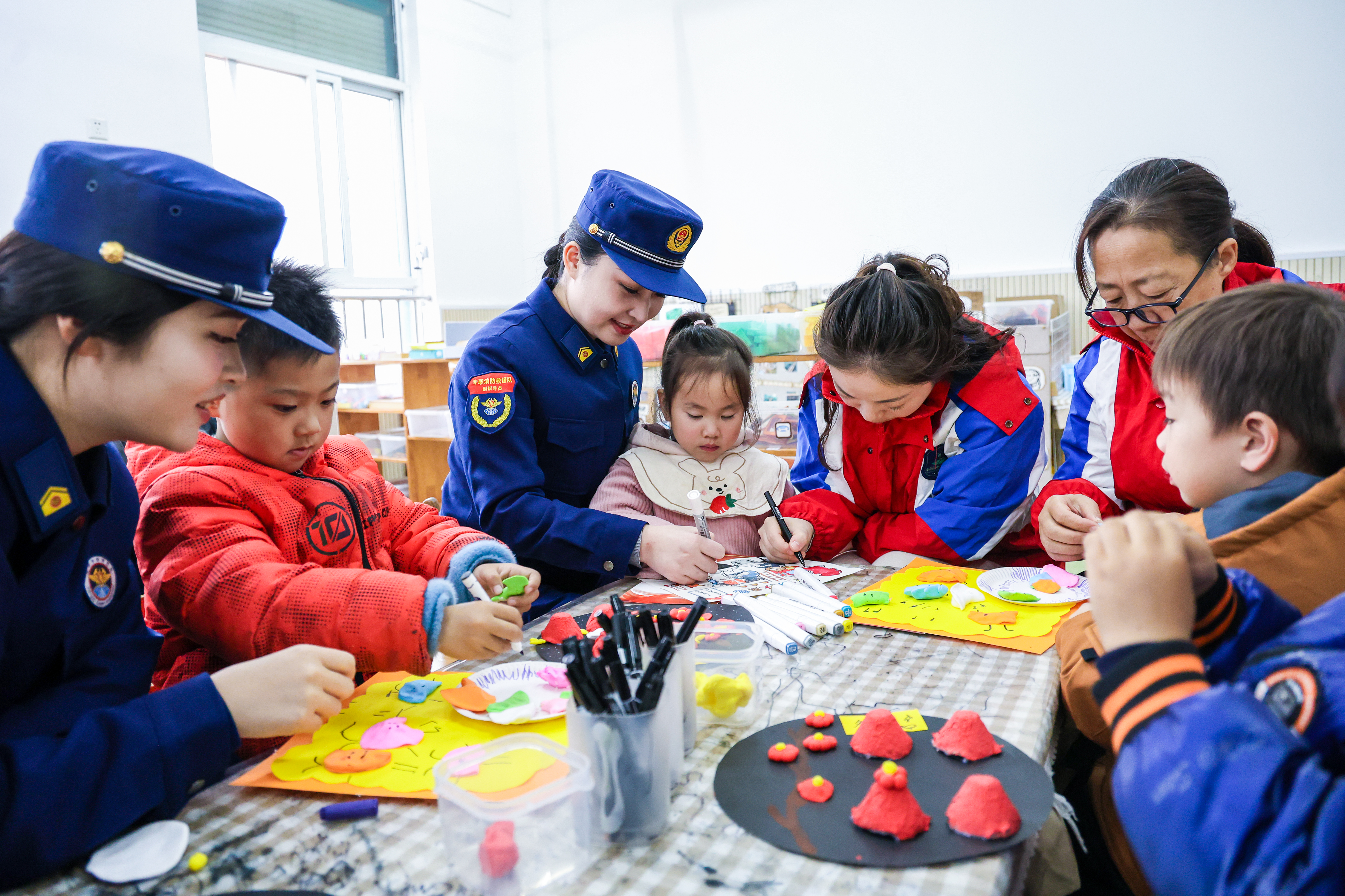 共建迎冬至 安全润童心