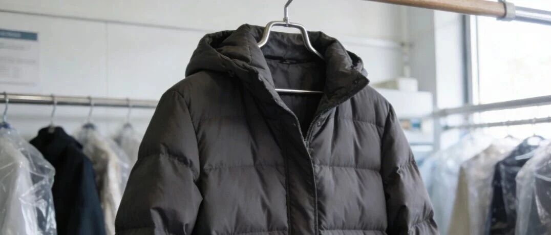 羽绒服这样放，穿两年就不暖了！