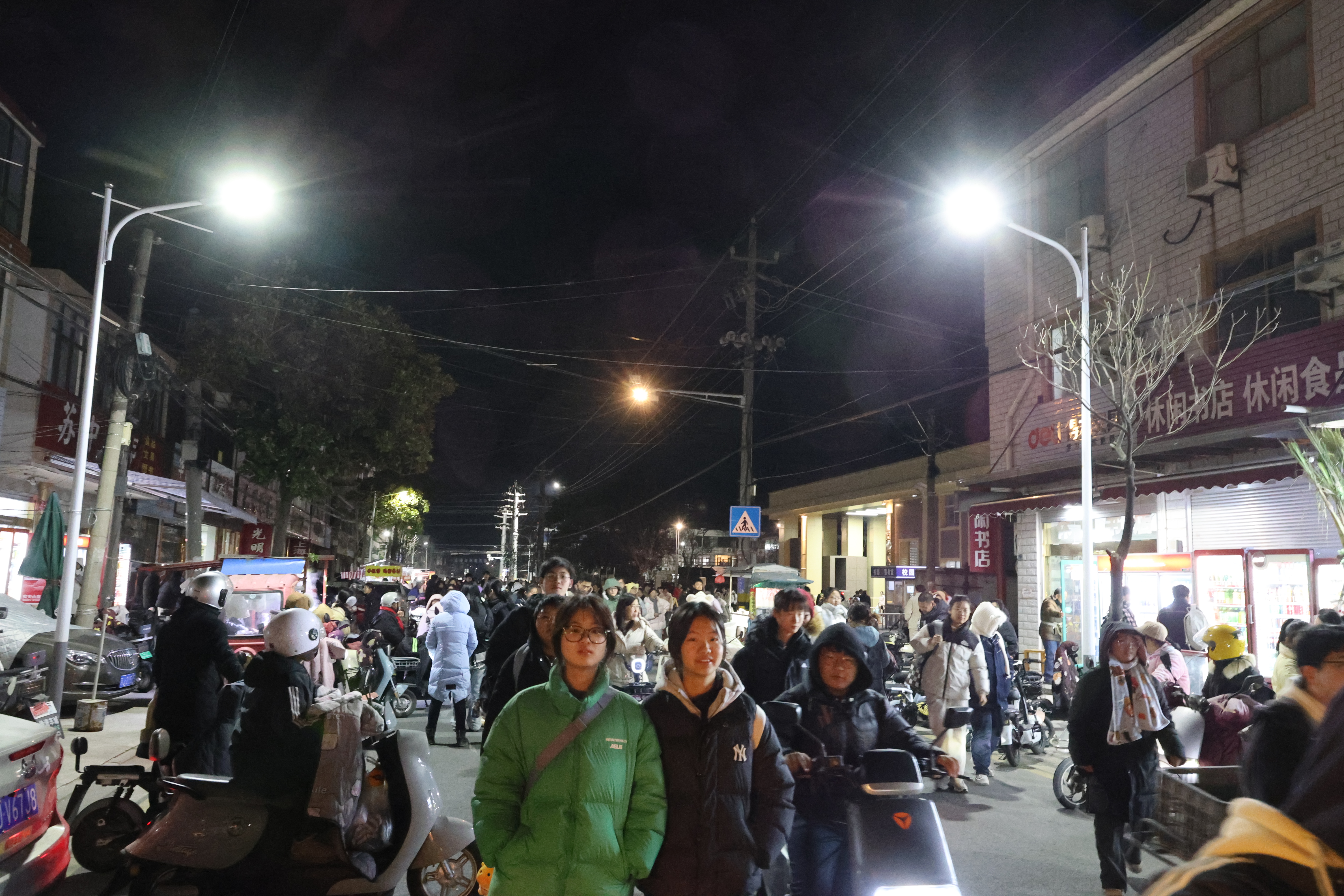 东台市三仓镇：优化路灯时间 护航师生出行