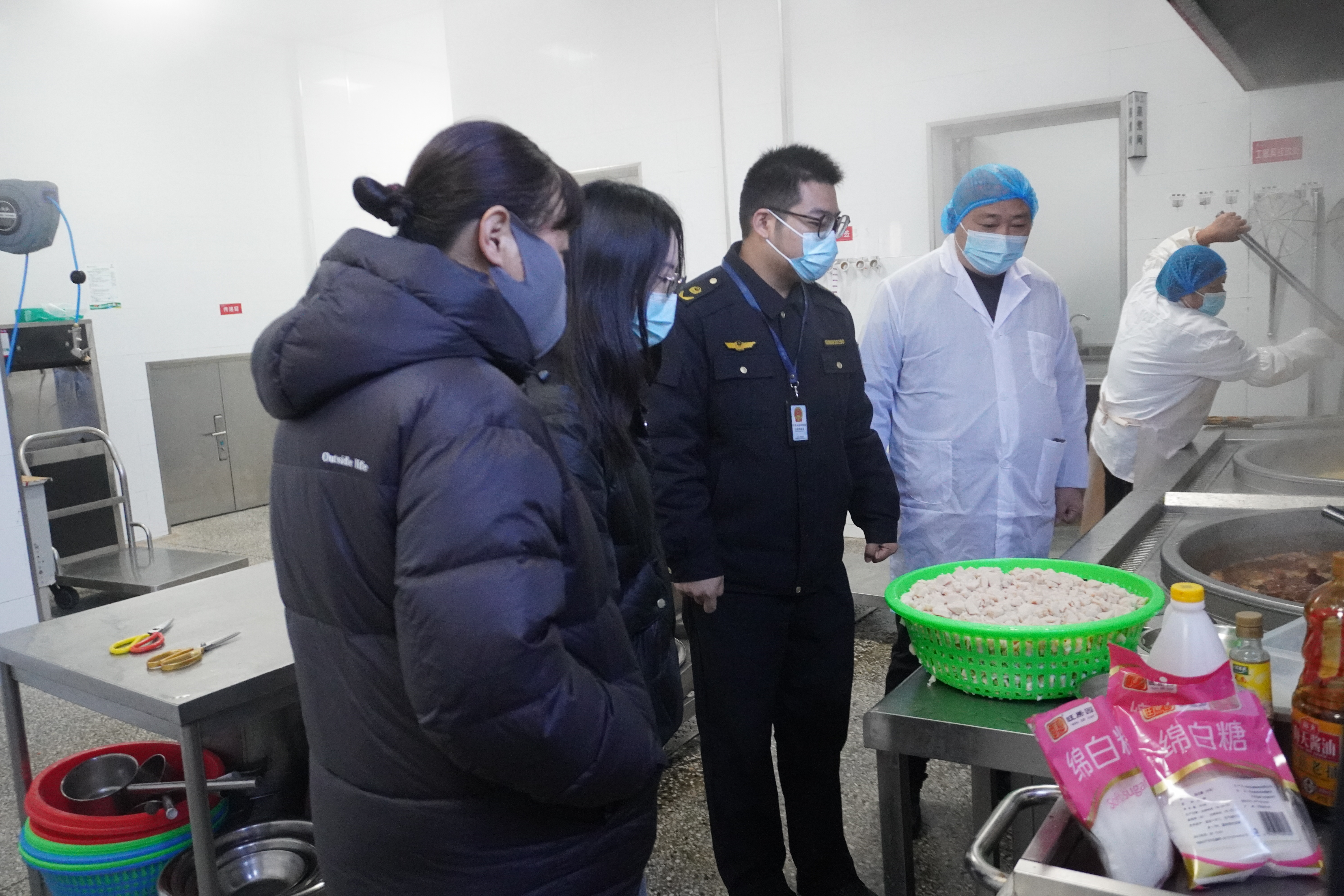 许河镇：节前护航 , “食”刻坚守