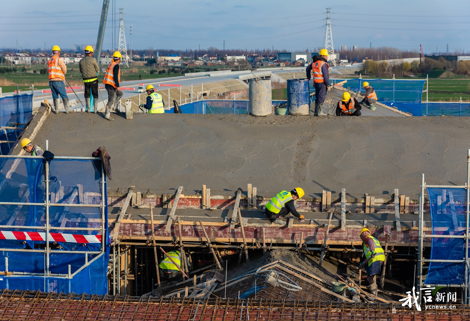 东兴高速东台段房建施工加快推进