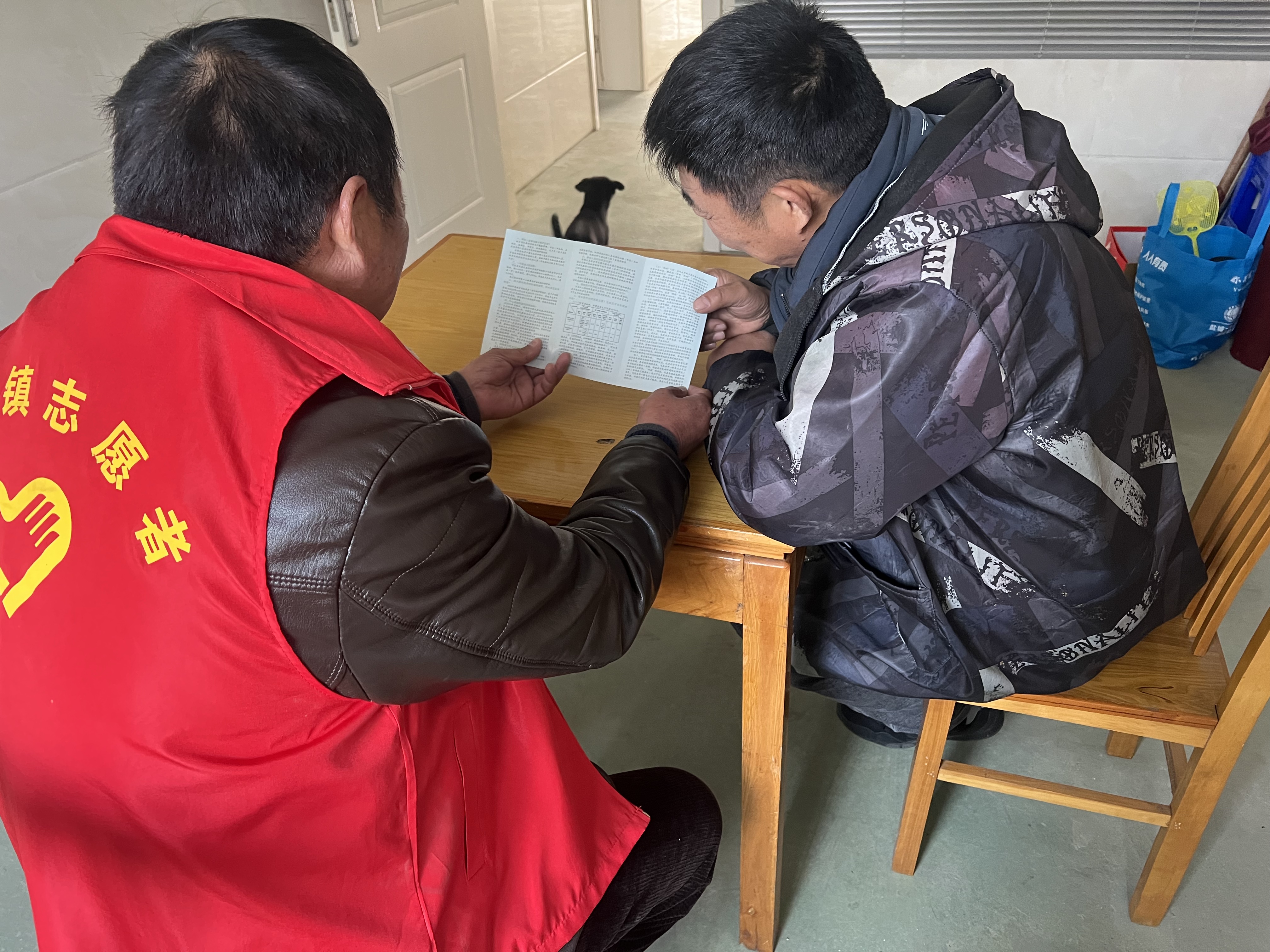 新兴镇陈台村：入户宣传促参保