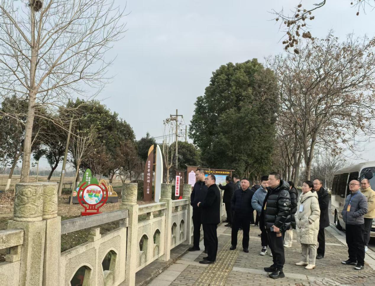 塘河街道组织人大代表、政协委员集中视察民生实事项目