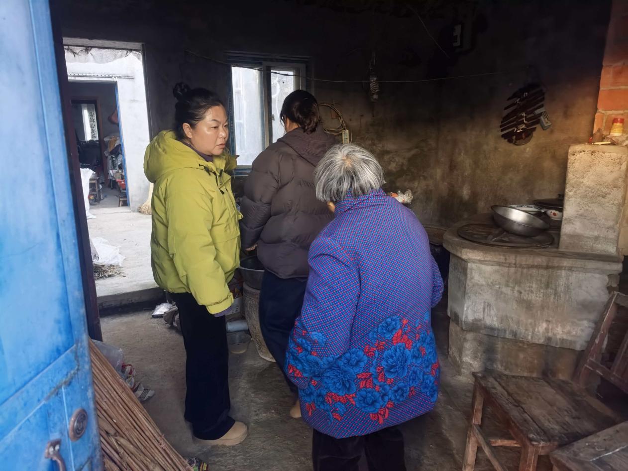 界牌镇：志愿服务暖民心