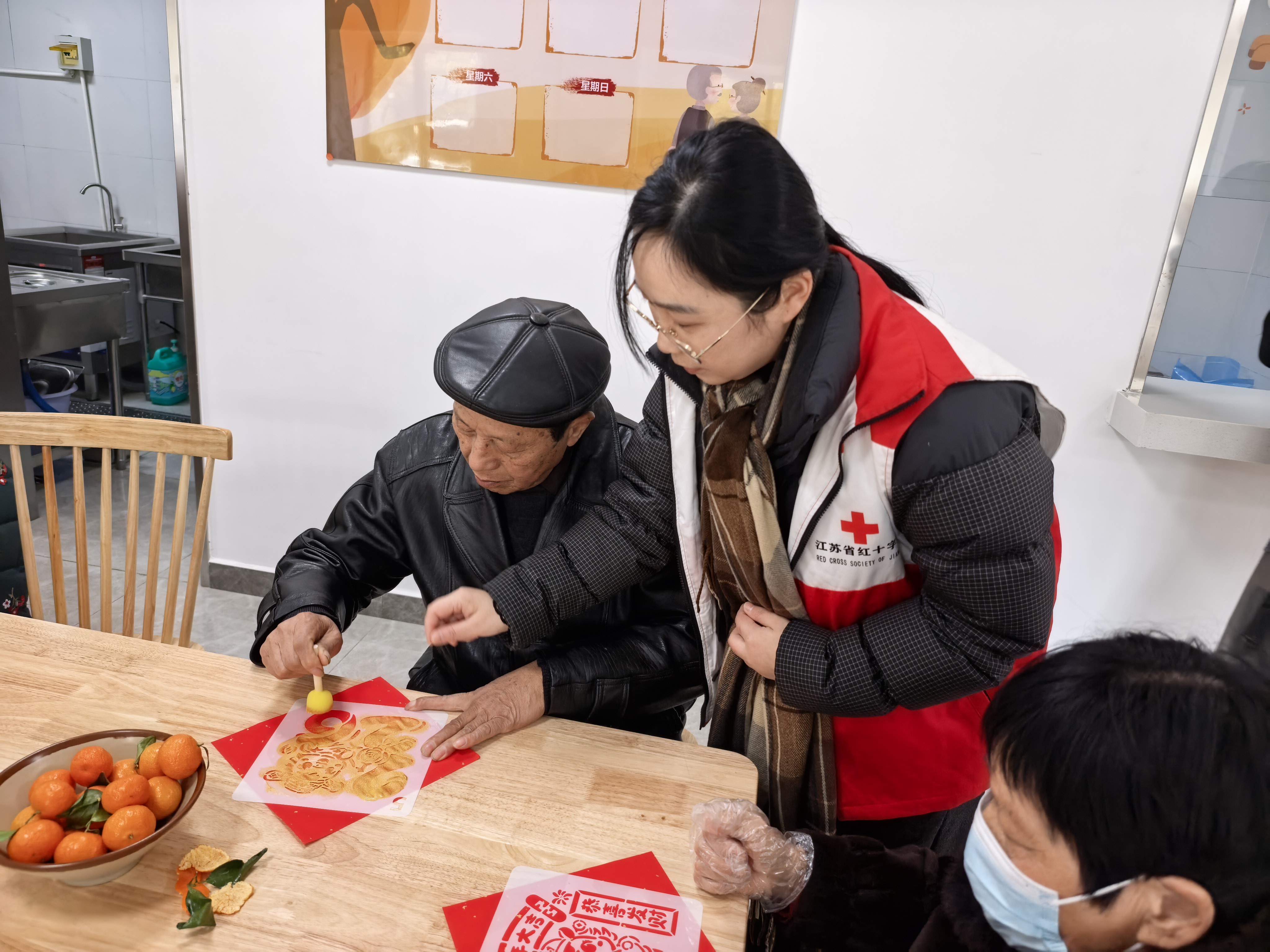 大洋街道育才社区：浓情腊八暖人心 社区关怀不缺席