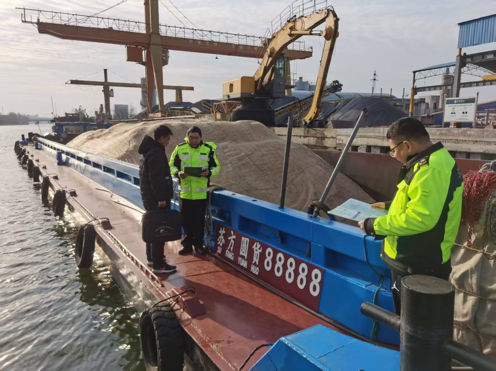市交通执法支队  全面排查水上交通风险隐患