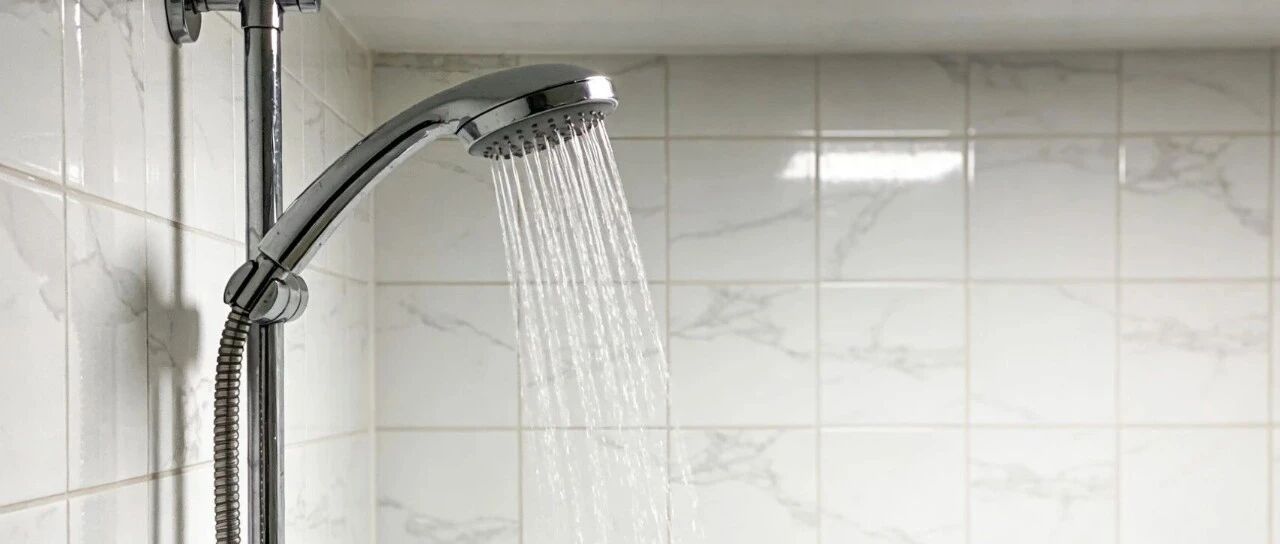 冬天洗澡“偷点儿懒”，反而对身体好