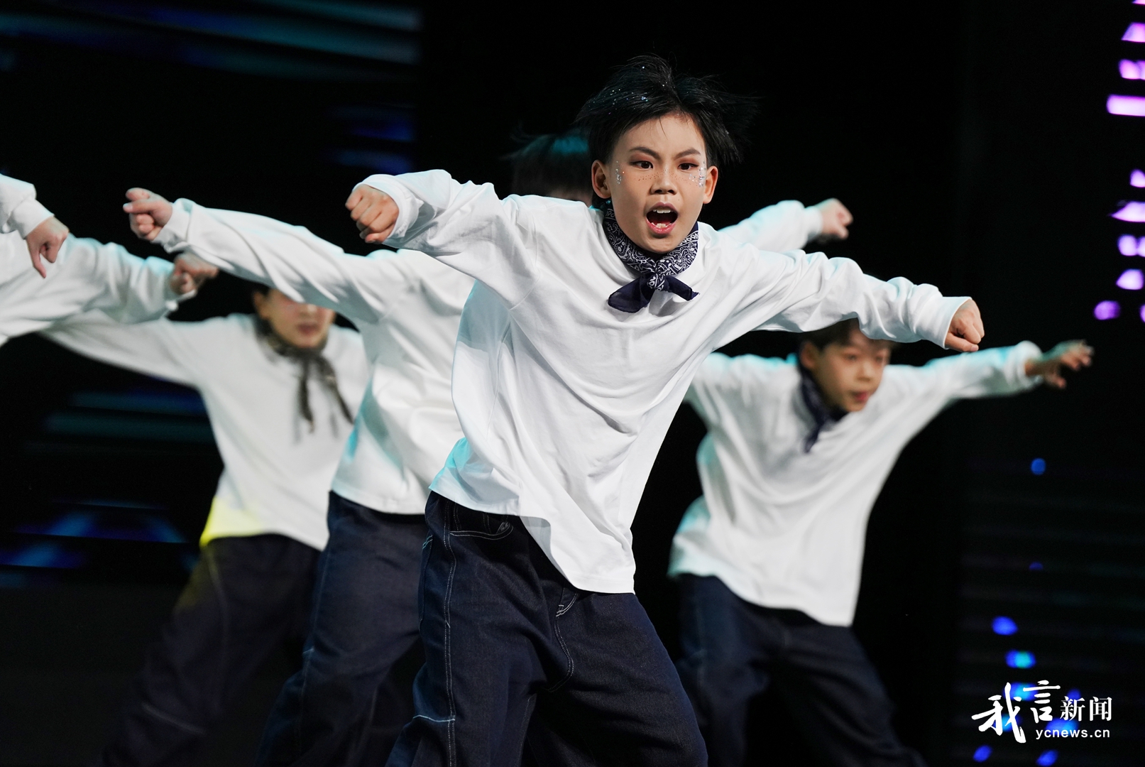 青少年街舞公开赛亮相群星剧场