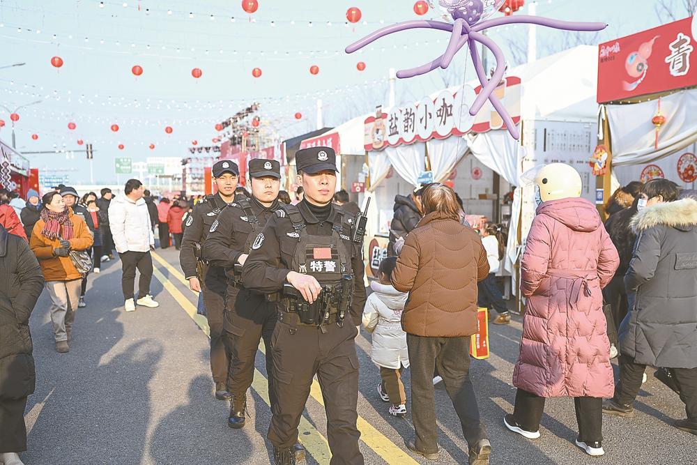 巡出“警民温度” 守好“盐城年味”  亭湖公安用脚步量出平安刻度