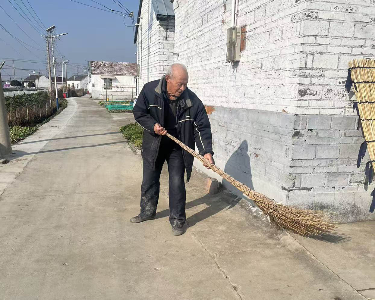 新兴镇：干群同心清洁家园