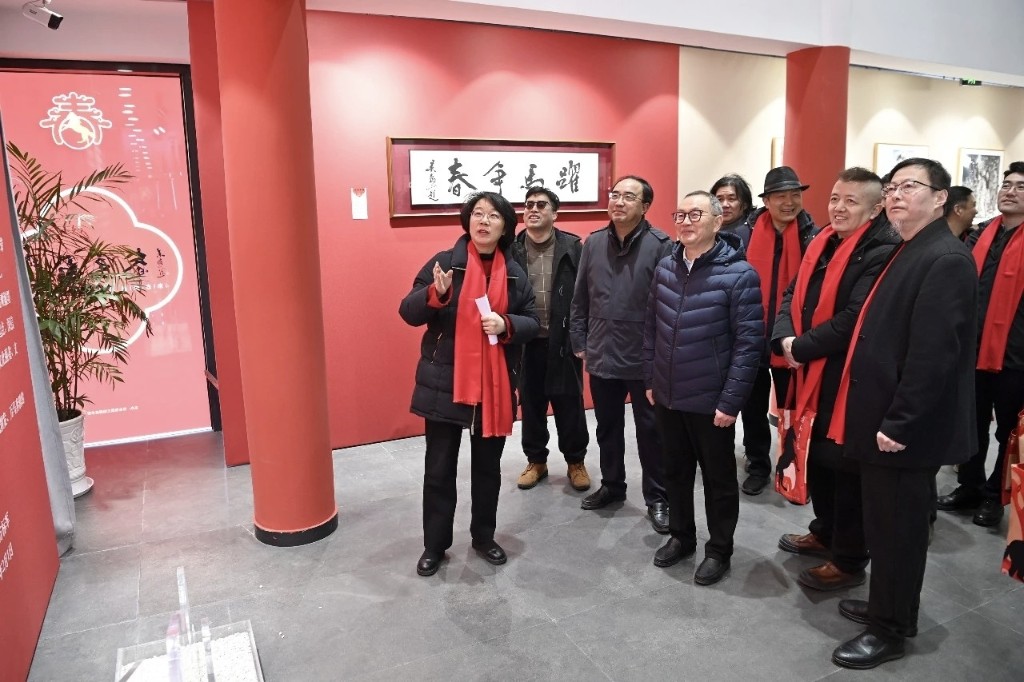 跃马争春绘乡情  东台籍美术家新春大展开幕