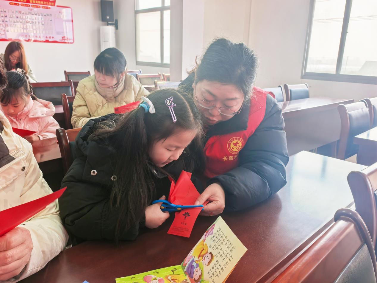 长荡镇中河村：开展趣味主题活动迎新年