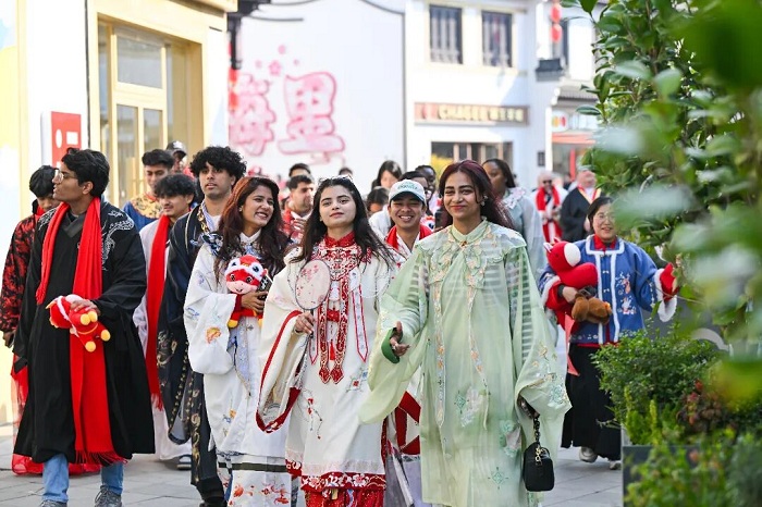 热气腾腾的中国年｜江苏无锡：当“国际范”遇见“中国年”，外籍友人“寻味”吴地春节