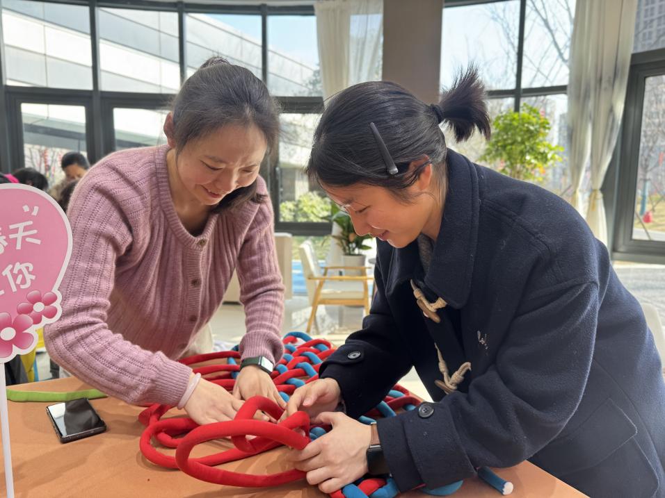 东坎街道  开展“赴春天之约  绽巾帼芳华”主题活动