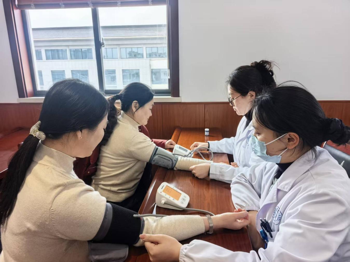 滨海港经济区：开展“关爱女性健康 绽放巾帼风采”主题活动 