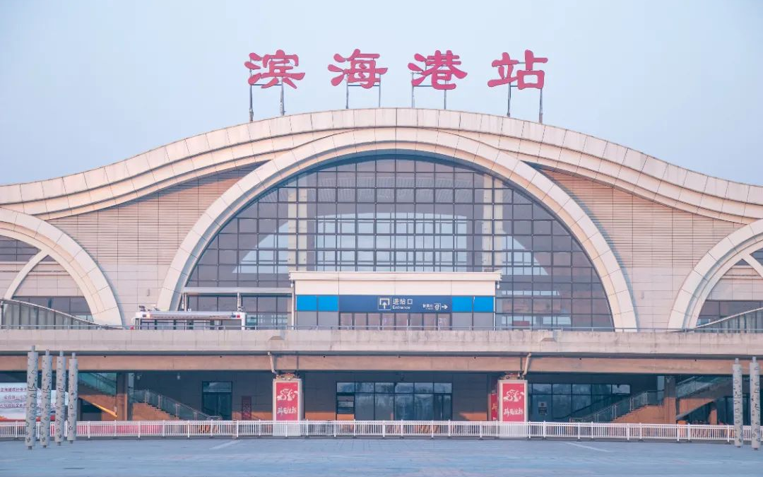 我的铁路风景丨车窗里的潮声与星河(王芹)