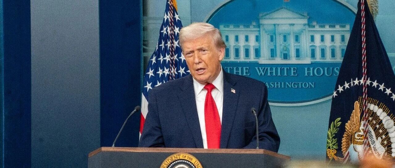 特朗普：伊朗一直“咄咄逼人”，不如现在就做个了断，帮助伊朗人民是有条件的