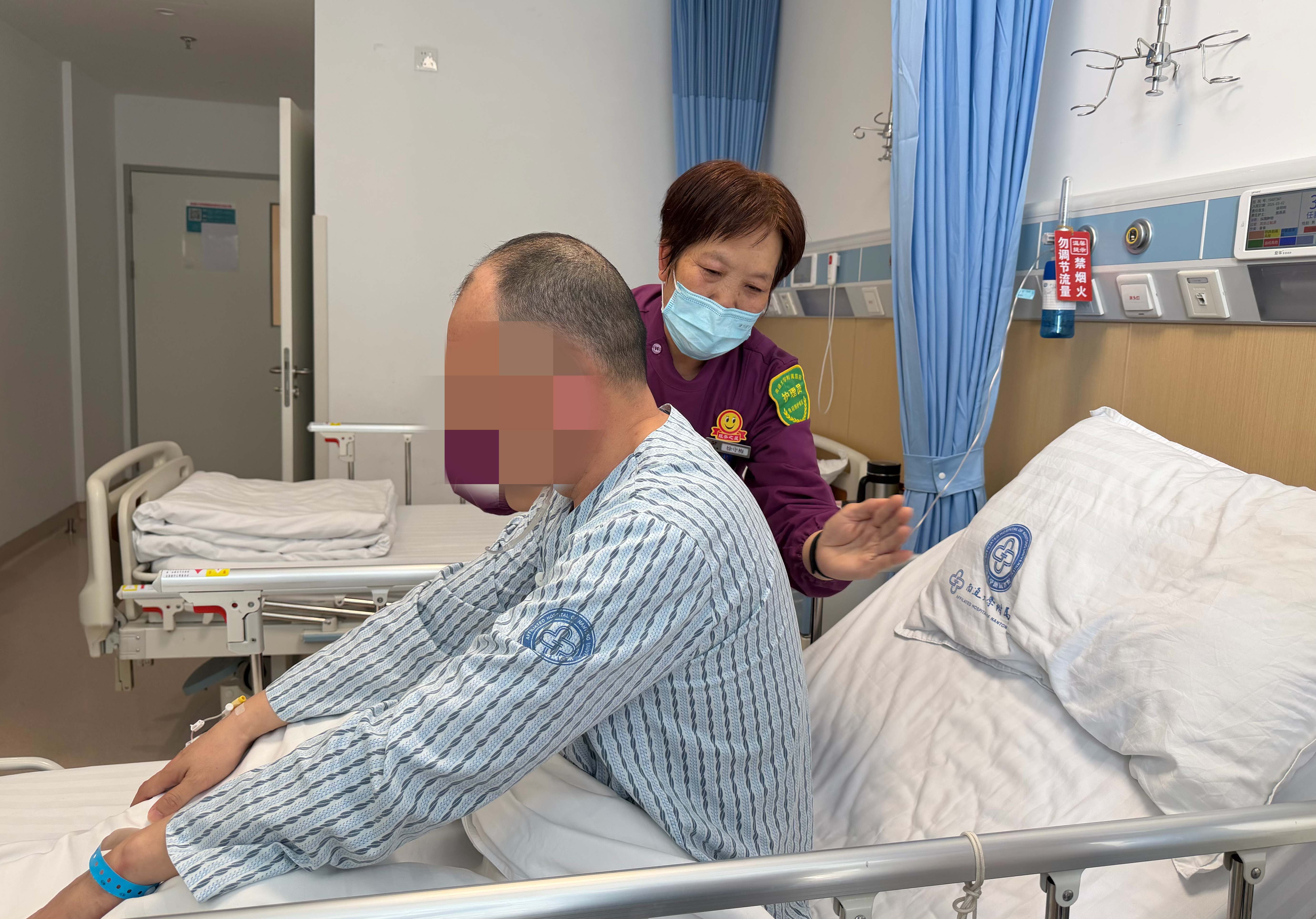 江苏南通：纾解“一人住院全家忙”难题 “免陪照护”为4万多患者减负