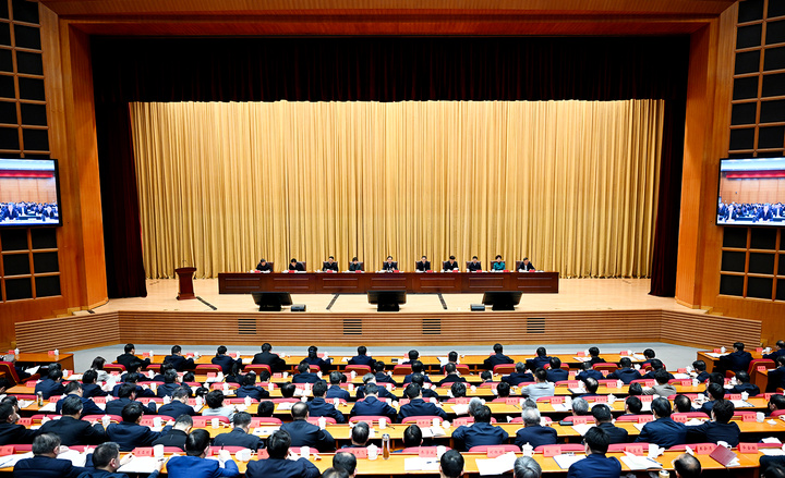 江苏省2026年高质量发展推进会召开