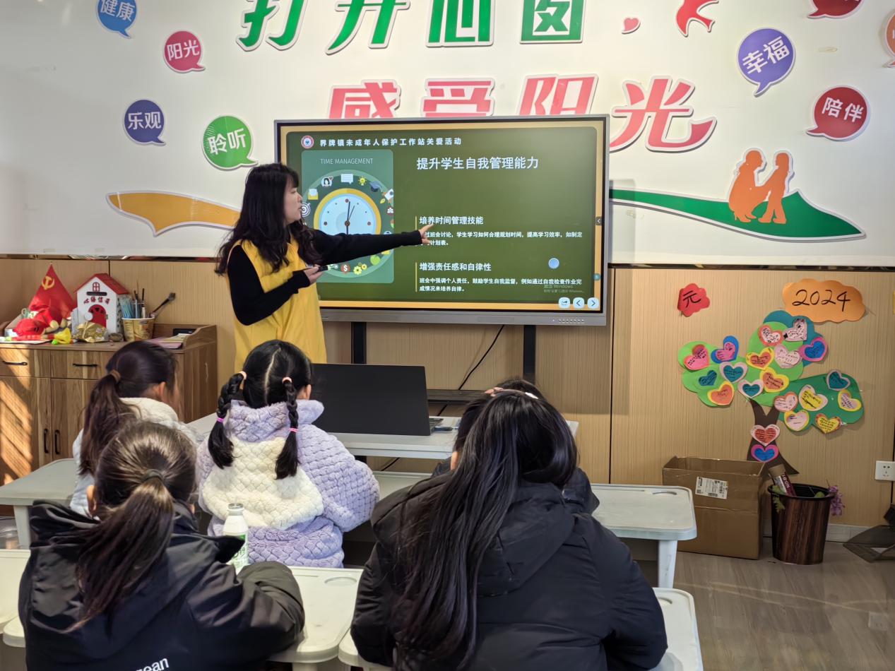 界牌镇：未成年人保护工作站开展正确使用手机主题活动