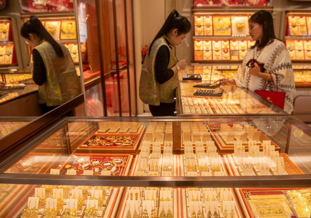 黄金连续下跌，“避险资产”缘何“不避险”？