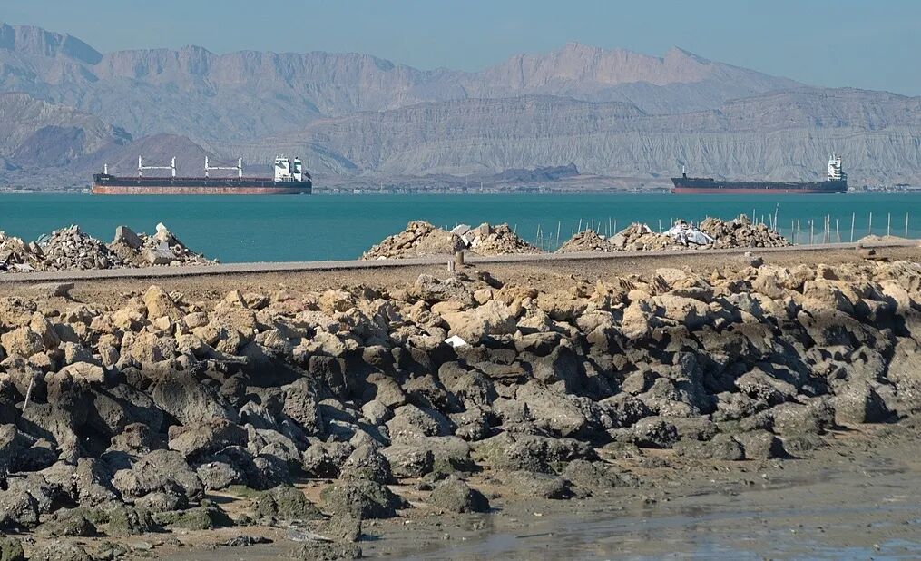 伊朗警告：若发电站遭袭，将摧毁中东所有美国持股公司