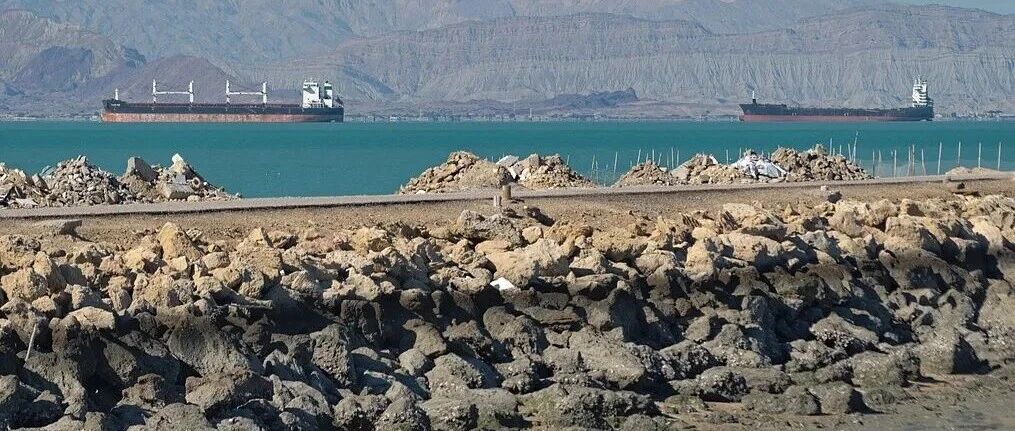 伊朗警告：若发电站遭袭，将摧毁中东所有美国持股公司