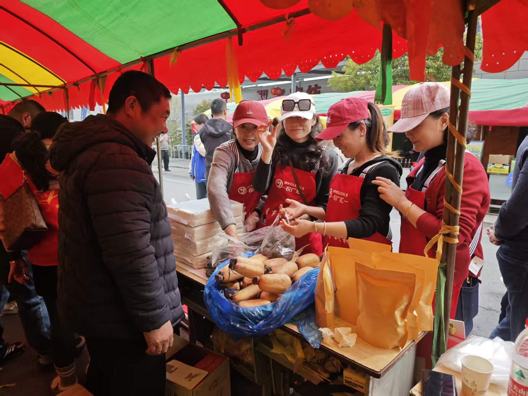 梁垛镇：土特产在集市上成“香饽饽”