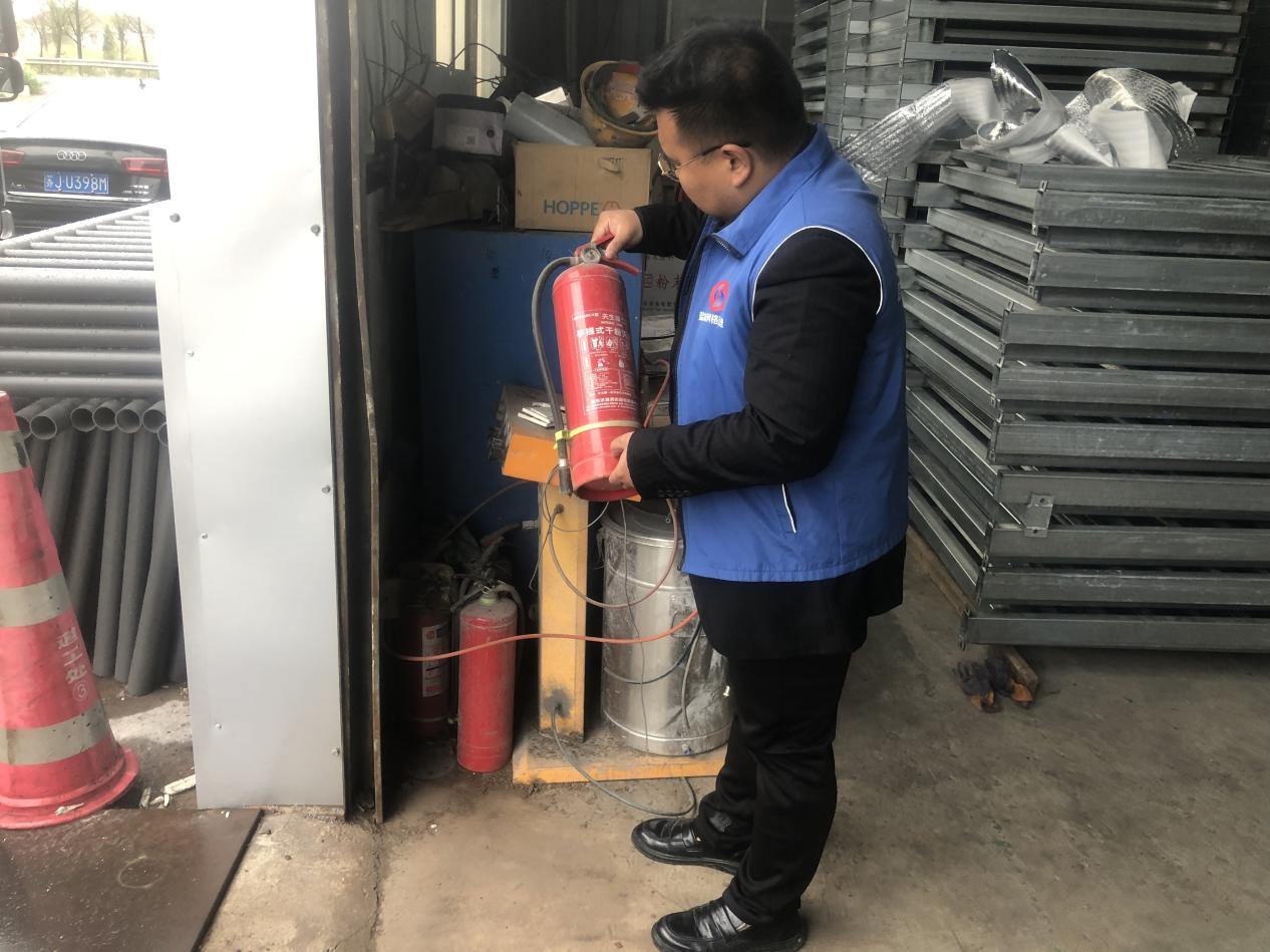 新兴镇新永村：筑牢安全防线 守护清明平安