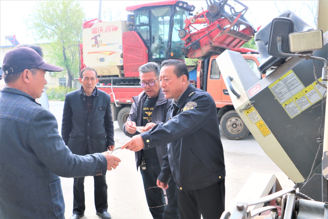 高作镇：农机集中检审 护航春耕夏收