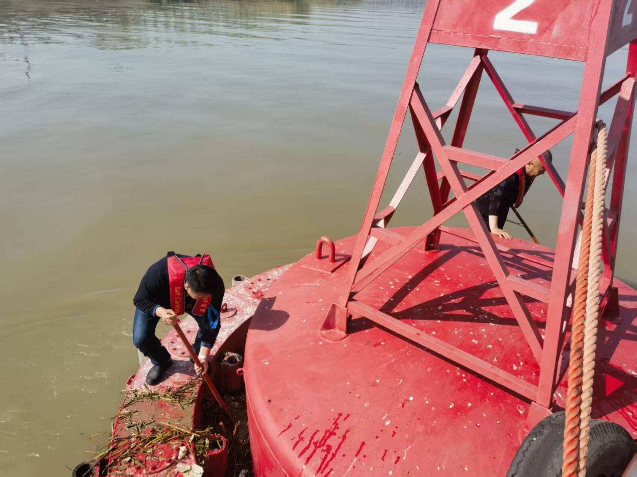 市港航事业发展中心响水中心开展灌河航道汛前综合整治行动